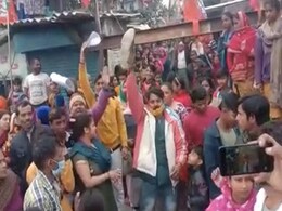 नोएडा में प्रचार करने पहुंचे BJP सांसद मनोज तिवारी का विरोध, 'अखिलेश जिंदाबाद' के लगे नारे नोएडा में प्रचार करने पहुंचे BJP सांसद मनोज तिवारी का विरोध, 'अखिलेश जिंदाबाद' के लगे नारे
