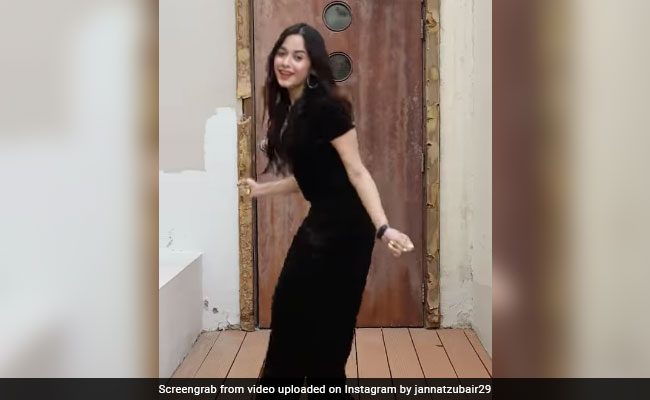 Jannat Zubair ने 'मुड़ मुड़ के' पर किया जोरदार डांस, फैन्स बोले- गाने में आपको होना चाहिए था...VIDEO 