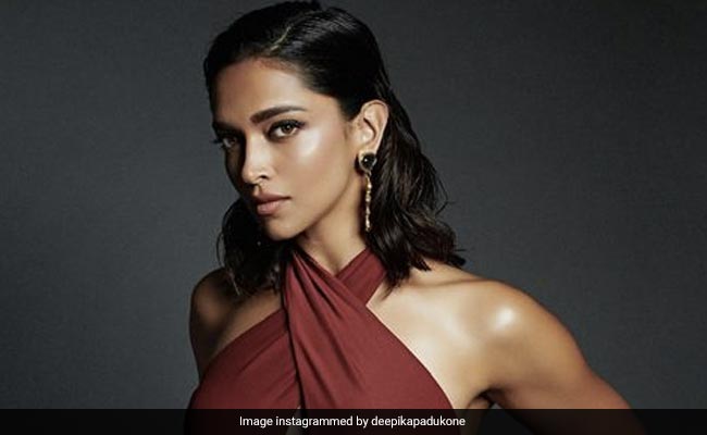 Of Deepika Padukone's "Great Genes" Pics, One Caught Ranveer Singh's Eye