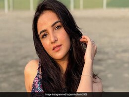 Jasmin Bhasin आईं एयरपोर्ट पर अदाएं बिखेरती हुई नजर, आपको कैसा लगा उनका ये Airport Look, देखें Video Jasmin Bhasin आईं एयरपोर्ट पर अदाएं बिखेरती हुई नजर, आपको कैसा लगा उनका ये Airport Look, देखें Video