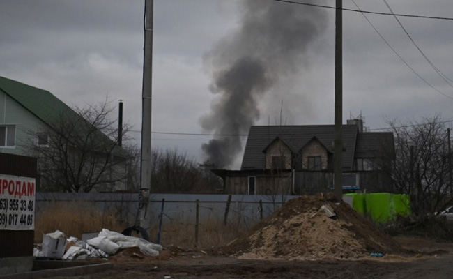 अमेरिकी प्रतिबंध रूस को वैश्विक वित्तीय प्रणाली से अलग-थलग कर देंगे : व्हाइट हाउस अधिकारी