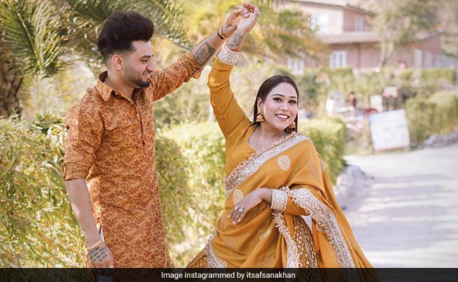 Afsana Khan And Saajz's Pre-wedding Functions Begin With <i>Haldi</i>