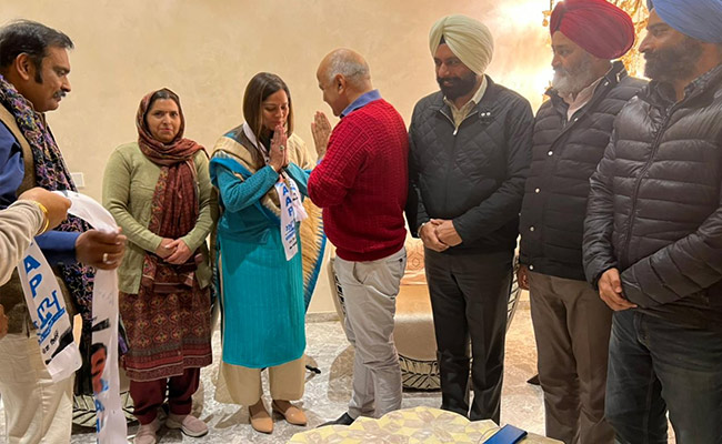 3 Congress Councillors, Other Leaders Join AAP Ahead Of Punjab Polls