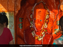 Hanuman Ji: इस कथा में छुपा है हनुमान जी की मूर्ति के लाल होने का कारण, आप भी जानिए Hanuman Ji: इस कथा में छुपा है हनुमान जी की मूर्ति के लाल होने का कारण, आप भी जानिए