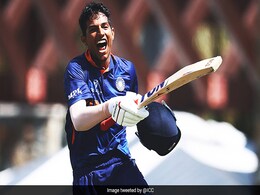 ICC U-19 WC 2022: शतक जड़ते ही कोहली और चंद के साथ खास क्लब में शामिल हुए कैप्टन धुल ICC U-19 WC 2022: शतक जड़ते ही कोहली और चंद के साथ खास क्लब में शामिल हुए कैप्टन धुल
