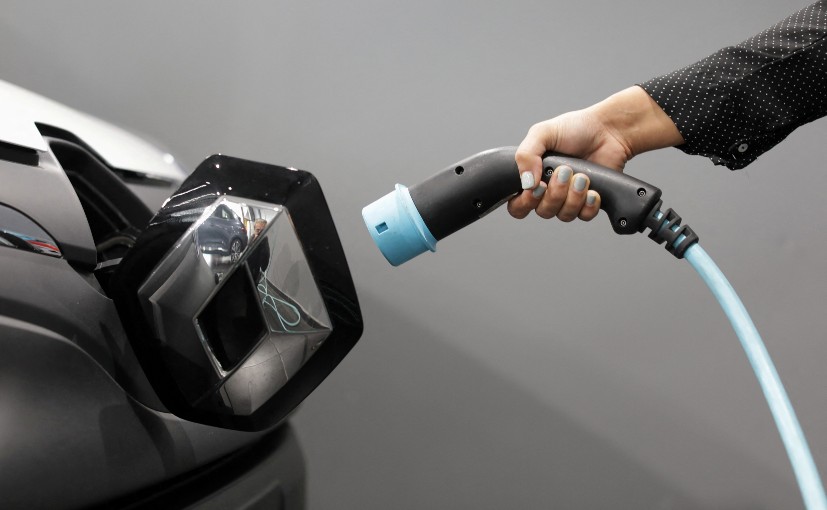 Back In The Black, Renault Looks To Tap Into Electric Boom