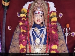 Santoshi Mata: शुक्रवार के व्रत में इन नियमों का किया जाता है पालन, मान्यता है संतोषी माता की रहती है कृपा Santoshi Mata: शुक्रवार के व्रत में इन नियमों का किया जाता है पालन, मान्यता है संतोषी माता की रहती है कृपा