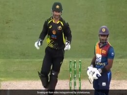 AUS स्पिनर की 'लड्डू गेंद' पर बोल्ड हुआ श्रीलंकाई बल्लेबाज, गेंदबाज भी यकीन नहीं कर पा रहा- Video AUS स्पिनर की 'लड्डू गेंद' पर बोल्ड हुआ श्रीलंकाई बल्लेबाज, गेंदबाज भी यकीन नहीं कर पा रहा- Video