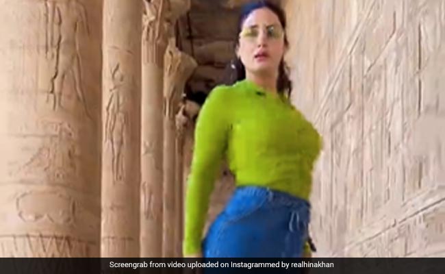 स्कर्ट टॉप पहन कर  हिना खान ने किया मस्त डांस, फैंस के उड़े होश