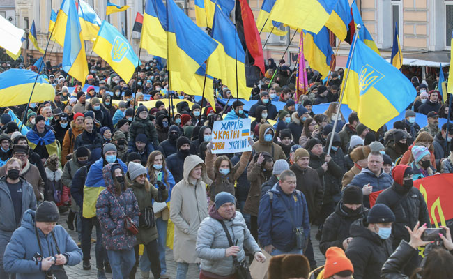 Thousands On Streets In Ukraine's 2nd Largest City Amid Russia Tensions