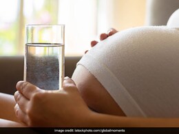 प्रेग्नेंसी में नारियल पानी पीने से होते हैं ये 7 कमाल के फायदे, मां और बच्चे की इन जरूरतों को करता है पूरा, जानिए प्रेग्नेंसी में नारियल पानी पीने से होते हैं ये 7 कमाल के फायदे, मां और बच्चे की इन जरूरतों को करता है पूरा, जानिए