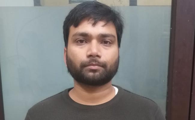 दिल्ली : अलग-अलग स्कीम में निवेश के नाम पर 200 से ज्यादा को ठगने वाला अपराधी चढ़ा पुलिस के हत्थे