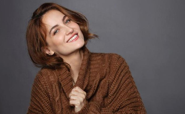 भारत आने के लिए Elli AvrRam ने लगा दी अपनी पूरी जमा पूंजी, फिल्म इंडस्ट्री में पूरे हुए दस वर्ष