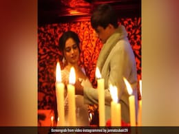 'चांद नाराज है' गाने पर मोहसिन खान के साथ रोमांटिक हुईं जन्नत जुबैर, फैन्स ने कहा- नंबर 1 जोड़ी...VIDEO 'चांद नाराज है' गाने पर मोहसिन खान के साथ रोमांटिक हुईं जन्नत जुबैर, फैन्स ने कहा- नंबर 1 जोड़ी...VIDEO