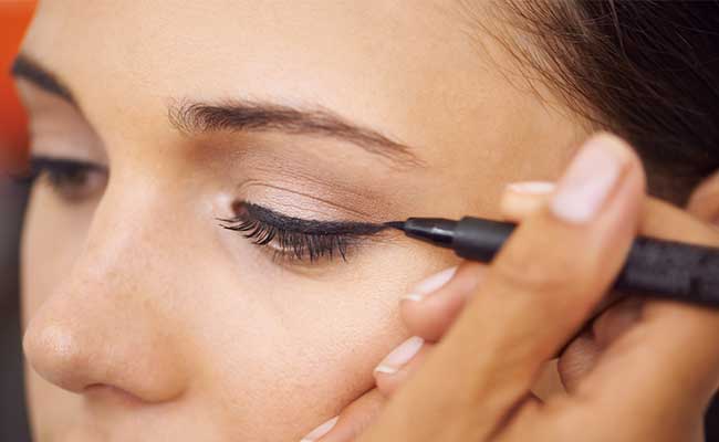 Amazing Waterproof Eyeliners To Nail Your Everyday Looks