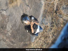 Watch: Trekker Stuck On Ledge After Falling 300 Feet Rescued By Air Force Watch: Trekker Stuck On Ledge After Falling 300 Feet Rescued By Air Force