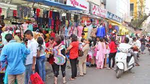 10 Amazing Places for Street Shopping in Mumbai