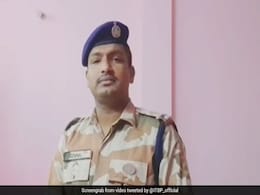 ITBP जवान ने बप्पी दा को जुदा अंदाज में दी श्रद्धांजलि, वायरल वीडियो देख नम हुई लोगों की आंखें ITBP जवान ने बप्पी दा को जुदा अंदाज में दी श्रद्धांजलि, वायरल वीडियो देख नम हुई लोगों की आंखें