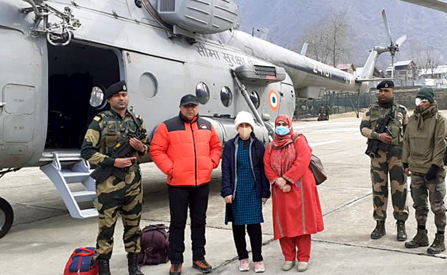 Border Security Force Airlifts 3 Patients From Snow-Laden J&K's Kupwara