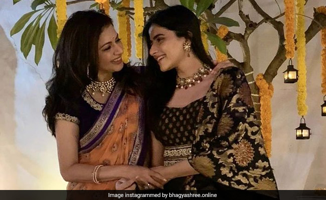 Why Bhagyashree's Daughter Avantika "Walked Out Of The Room" When She First Watched <i>Maine Pyar Kiya</i>