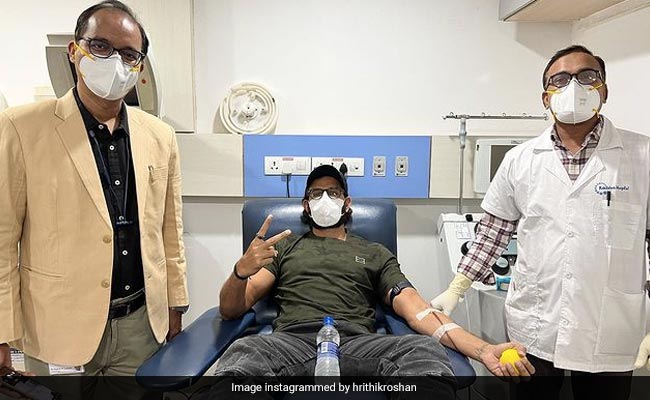 Hrithik Roshan Donates His Blood, A Rare Type. How Dad Rakesh Reacted