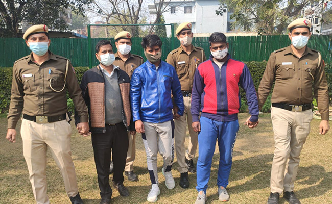 समलैंगिकता और ब्लैकमेलिंग के चलते कत्ल की चौंकाने वाली कहानी, 3 आरोपी गिरफ्तार