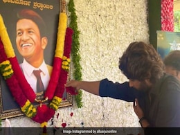 Allu Arjun Visits Puneeth Rajkumar's Family, Pays Tribute To Late Actor Allu Arjun Visits Puneeth Rajkumar's Family, Pays Tribute To Late Actor