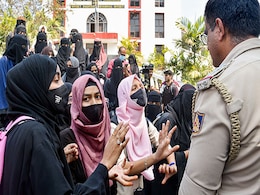 Highlights: Wearing Hijab Not An Essential Religious Practice, Says Karnataka High Court Highlights: Wearing Hijab Not An Essential Religious Practice, Says Karnataka High Court