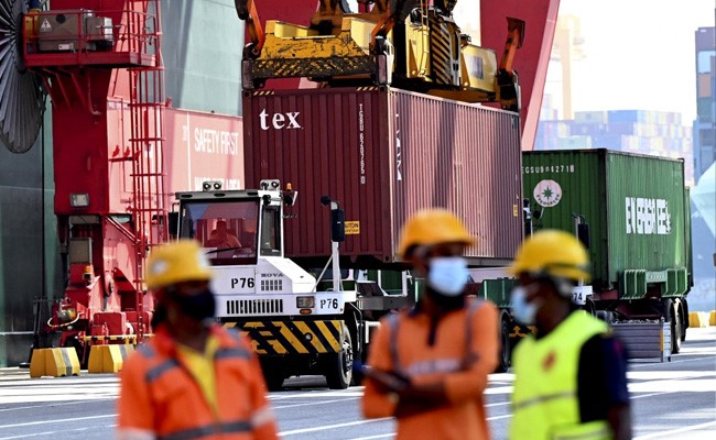 Used Carpets, Mattresses: Sri Lanka Returns 3,000 Tonnes Of Garbage To UK