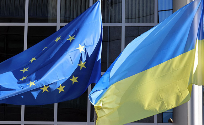EU Dampens Ukraine Plea For "Immediate" Membership Amid War