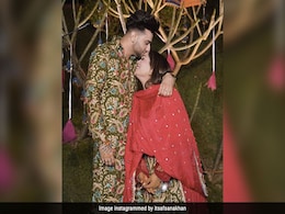 Inside Afsana Khan- Saajz's <i>Mehendi</i> Inside Afsana Khan- Saajz's <i>Mehendi</i>