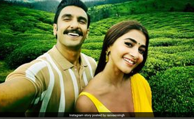 Asked About Pooja Hegde, How Ranveer Singh Summed Up A Day On <i>Cirkus</i> Set