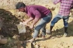 Missing Dalit Woman's Body Found Buried Near Ex-Samajwadi MLA's Ashram Missing Dalit Woman's Body Found Buried Near Ex-Samajwadi MLA's Ashram