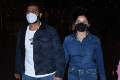 कैटरीना कैफ और विक्की कौशल एयरपोर्ट पर हाथों में हाथ डाले आए नजर कैटरीना कैफ और विक्की कौशल एयरपोर्ट पर हाथों में हाथ डाले आए नजर
