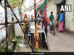 Sporadic Violence In Bengal Civic Polls, Nearly 50% Turnout Till 1 pm Sporadic Violence In Bengal Civic Polls, Nearly 50% Turnout Till 1 pm