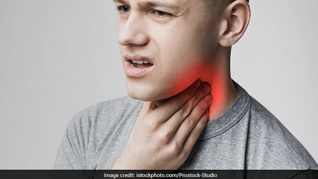 Dysphagia: It can cause throat ache and problem in swallowing food
