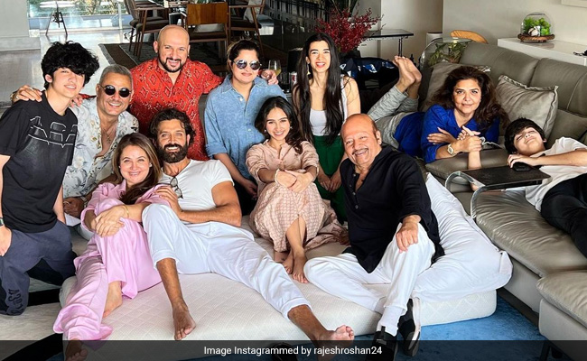 Hrithik's Rumoured Girlfriend Saba Azad Spent Her Sunday With The Roshans. See Pic