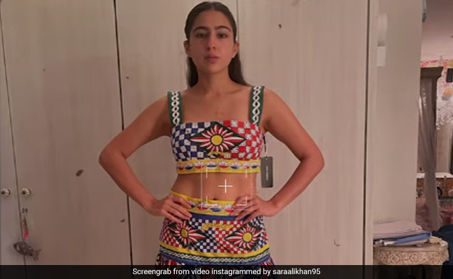 Sara Ali Khan Shares The Struggle Of Trying Different outfits. Bonus Her <i>Shayari</i>