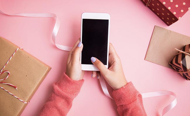 Bookmark These Gifting Options For Your Tech Lover