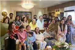 Kareena, Karisma And Other Kapoors Reunite For Randhir's 75th Birthday Bash Kareena, Karisma And Other Kapoors Reunite For Randhir's 75th Birthday Bash