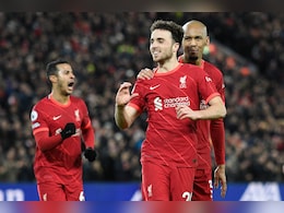 Diogo Jota Double Keeps Liverpool In Title Hunt, 10-Man Arsenal Win At Wolverhampton Wanderers Diogo Jota Double Keeps Liverpool In Title Hunt, 10-Man Arsenal Win At Wolverhampton Wanderers