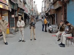 दिल्ली के जहांगीरपुरी में हनुमान जयंती के जुलूस के दौरान झड़प, अमित शाह ने पुलिस अफसरों से की बात दिल्ली के जहांगीरपुरी में हनुमान जयंती के जुलूस के दौरान झड़प, अमित शाह ने पुलिस अफसरों से की बात