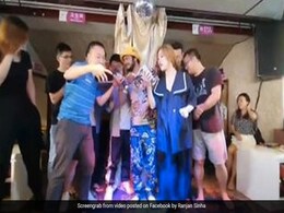 पवन सिंह के भोजपुरी सॉन्ग 'लॉलीपॉप लागेलु' ने चीन में भी मचाया गदर, वायरल हो रहा यह वीडियो पवन सिंह के भोजपुरी सॉन्ग 'लॉलीपॉप लागेलु' ने चीन में भी मचाया गदर, वायरल हो रहा यह वीडियो
