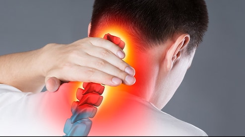 क्या सर्वाइकल के दर्द ने उड़ा रखी है आपकी रातों की नींद? न करें चिंता... यह घरेलू नुस्खा दिलाएगा तुरंत आराम