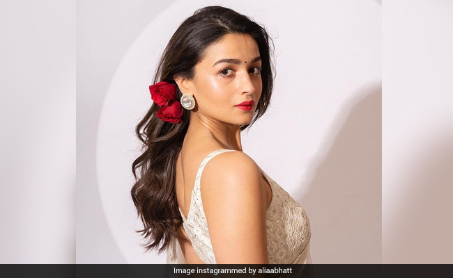 When Will Alia Bhatt Work With Allu Arjun? Her Family (And The World) Want To Know