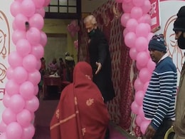 नोएडा में ऐसे-ऐसे 'मॉडल बूथ': सेल्फी प्वाइंट, म्यूजिक सुनने से लेकर किताब पढ़ने तक के खास इंतजाम, देखें VIDEO नोएडा में ऐसे-ऐसे 'मॉडल बूथ': सेल्फी प्वाइंट, म्यूजिक सुनने से लेकर किताब पढ़ने तक के खास इंतजाम, देखें VIDEO