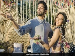 Shibani Dandekar Mehndi: शिबानी ने अपनी मेहंदी पर पहनी खास डिजाइनर का लहंगा, फैंस बोले- बेस्ट लुक Shibani Dandekar Mehndi: शिबानी ने अपनी मेहंदी पर पहनी खास डिजाइनर का लहंगा, फैंस बोले- बेस्ट लुक