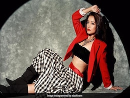 टीवी की ग्लैमरस नागिन हैं अदा खान, तस्वीरें देख कर आप भी हो जाएंगे फिदा  टीवी की ग्लैमरस नागिन हैं अदा खान, तस्वीरें देख कर आप भी हो जाएंगे फिदा