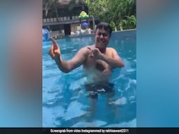 राखी सावंत के पति रितेश ने पूल में झूमकर किया 'कच्चा बादाम' पर डांस, वीडियो देख लोटपोट हुए फैंस राखी सावंत के पति रितेश ने पूल में झूमकर किया 'कच्चा बादाम' पर डांस, वीडियो देख लोटपोट हुए फैंस