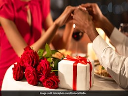 Valentine's Day: वैलेंटाइंस डे पर किसी खास को दीजिये ये 6 गिफ्ट्स, उन्हें भी नहीं होगा अपनी आंखों पर यकीन Valentine's Day: वैलेंटाइंस डे पर किसी खास को दीजिये ये 6 गिफ्ट्स, उन्हें भी नहीं होगा अपनी आंखों पर यकीन